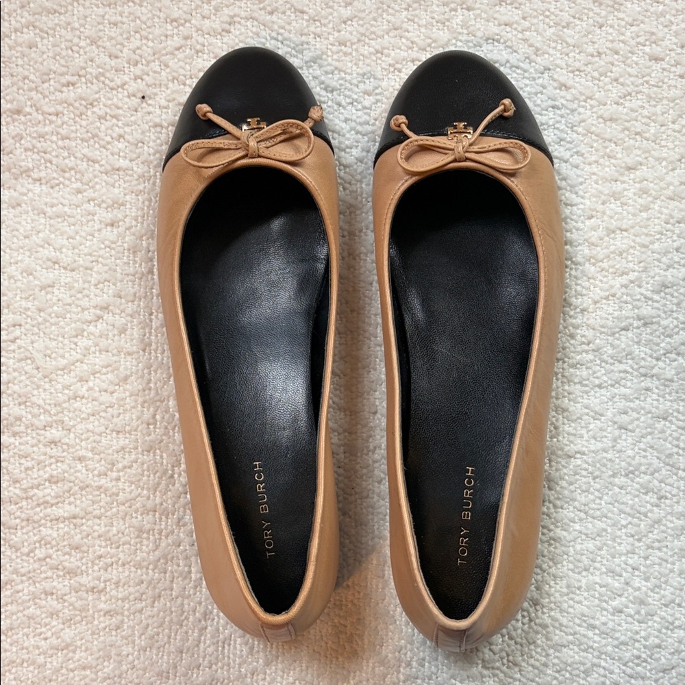 Tory Burch Tan and Black Cap Toe Flats 6.5M